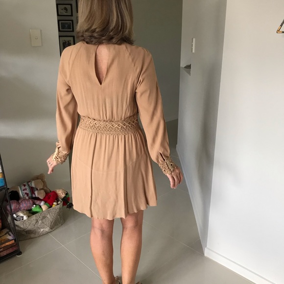 Cafe au lait dress size M fits 8/10.🤎Make me an offer 🤎 - Picture 2 of 8